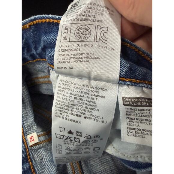 Levi’s White Oak Cone Denim Shorts Size 25 Cut-Off Mini Shorts 2.5 Inch - Picture 7 of 12